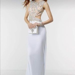 Alyce paris dazzling jewel cutout evening gown! Size is 0. Color is Teal/Nude.